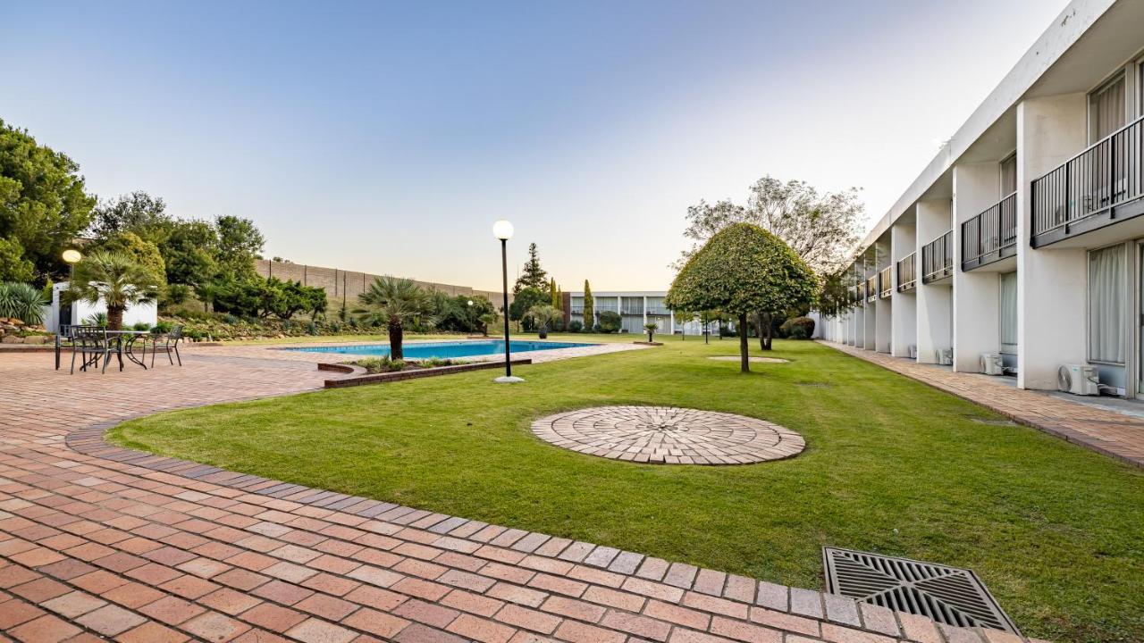 African Sky Harrismith Inn ภายนอก รูปภาพ