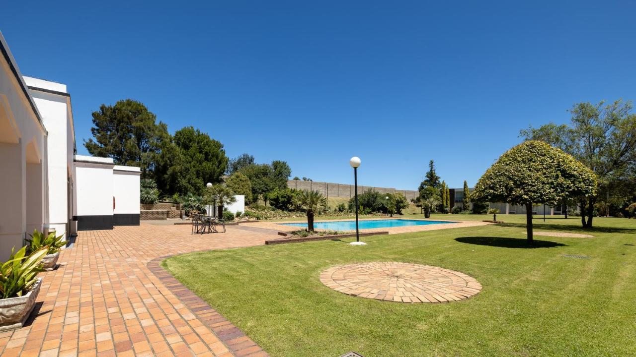 African Sky Harrismith Inn ภายนอก รูปภาพ